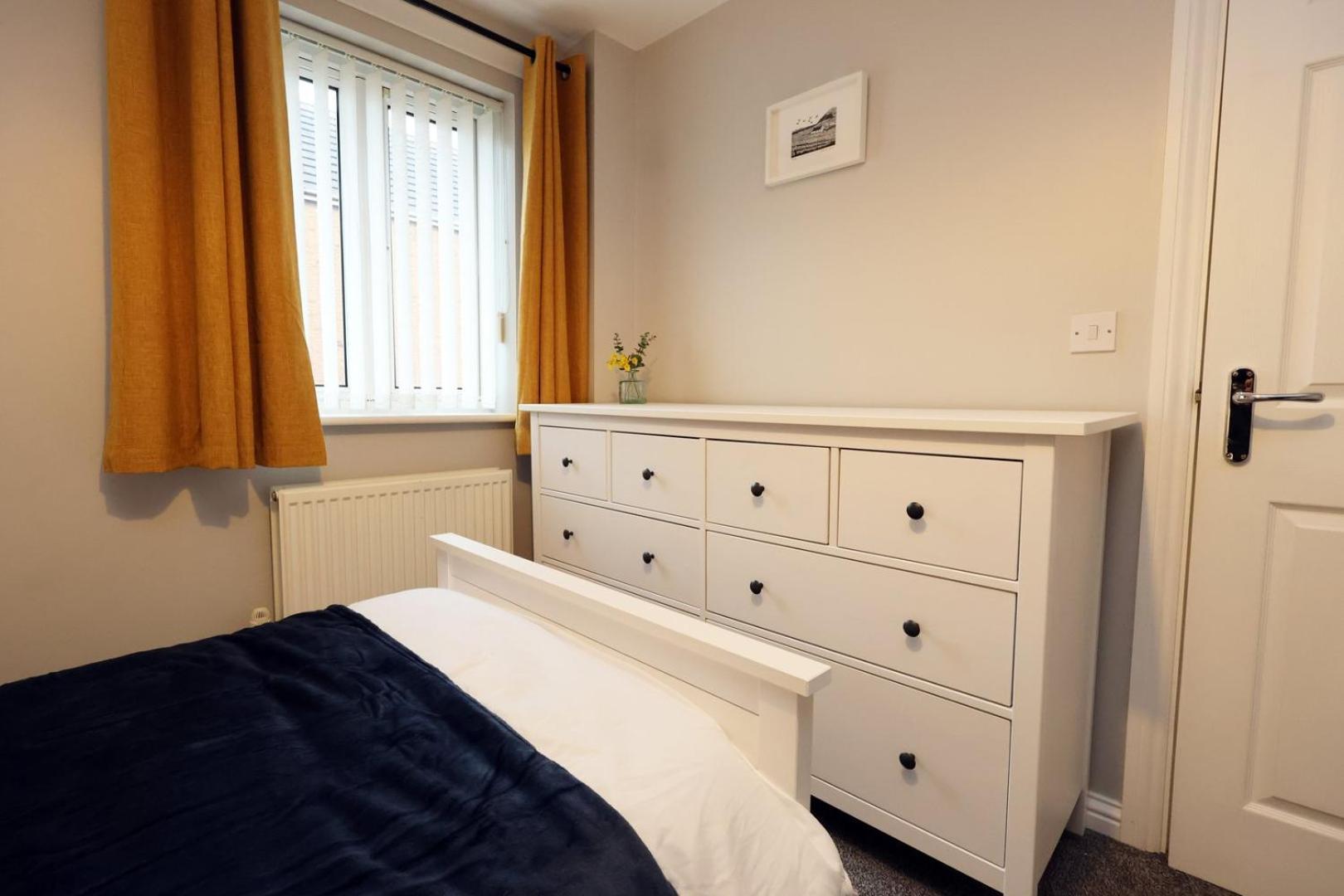 Relaxing 2-Bed Coastal Escape In Port Talbot Appartement Buitenkant foto