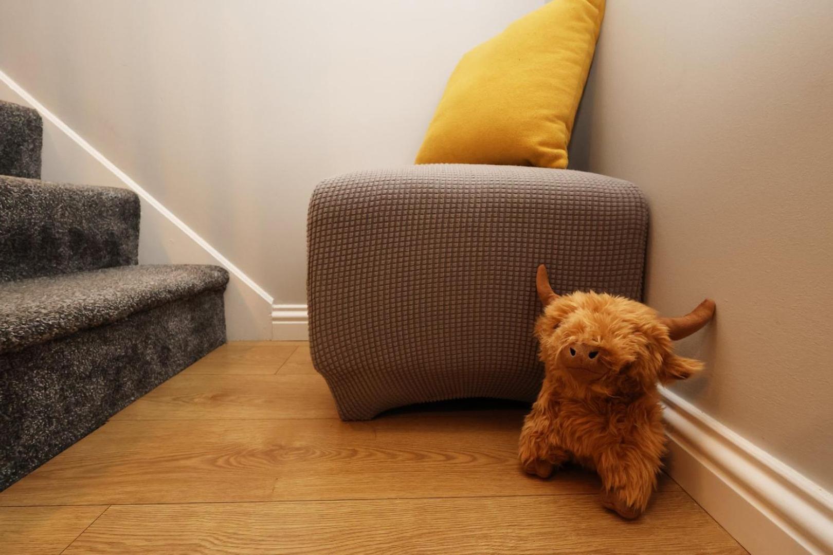 Relaxing 2-Bed Coastal Escape In Port Talbot Appartement Buitenkant foto