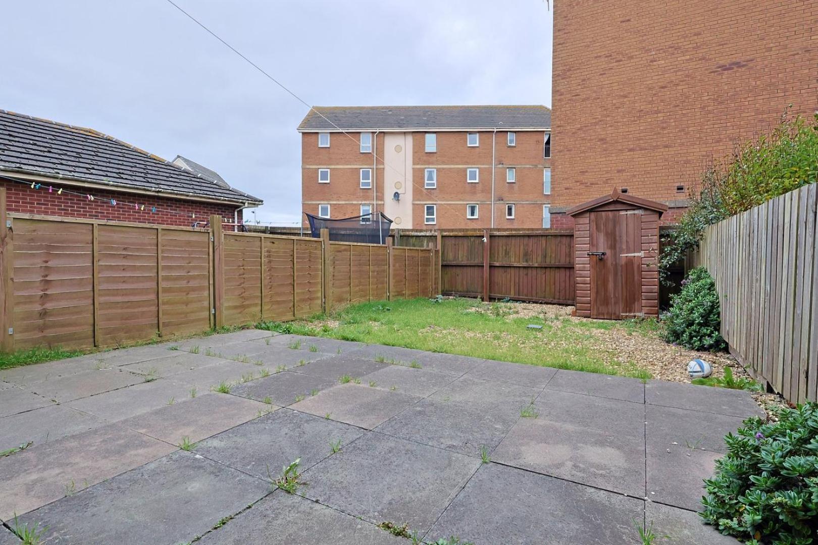 Relaxing 2-Bed Coastal Escape In Port Talbot Appartement Buitenkant foto