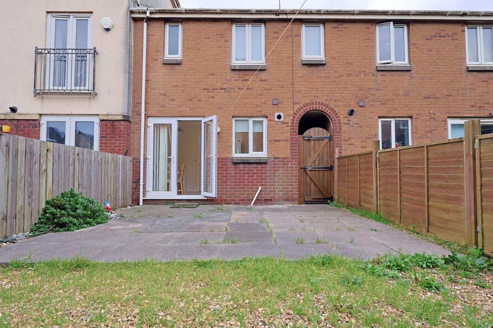 Relaxing 2-Bed Coastal Escape In Port Talbot Appartement Buitenkant foto